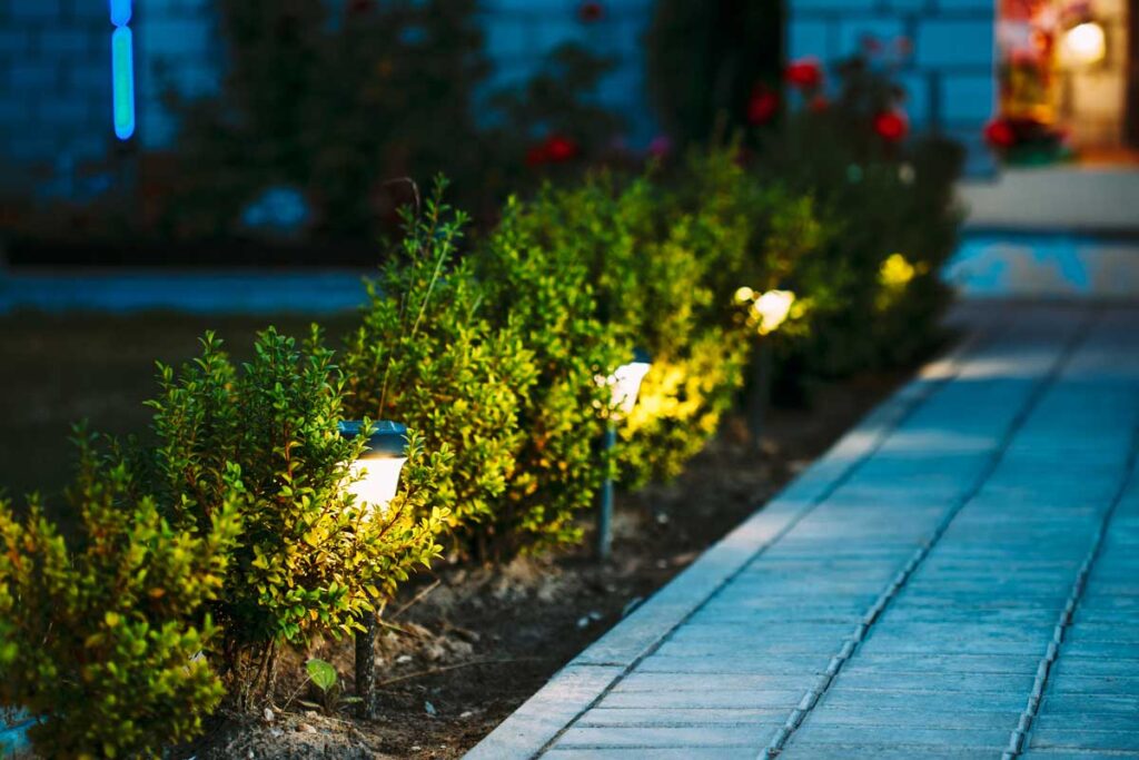 landscaping ideas to boost curb appeal | 
Landscape lighting ideas for walkways