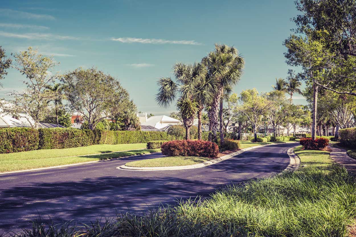 Beautifully maintained yard with lush green lawn in Port Charlotte FL